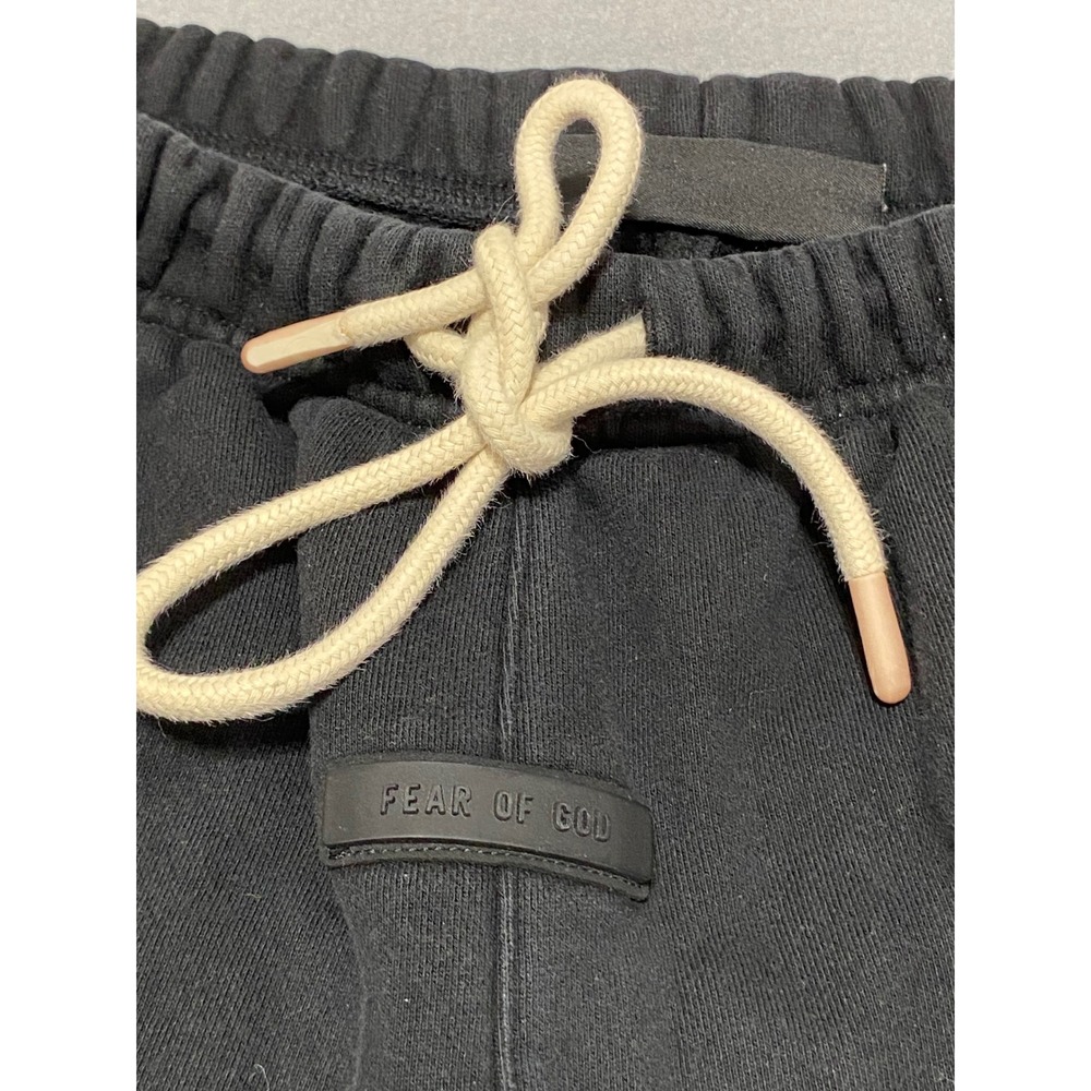 Fear of God Essentials Mens Sweat Shorts‎ Black Charcoal Grey Logo Size Large - Picture 11 of 11